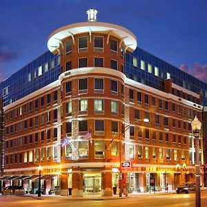 Hampton Inn & Suites Columbus-Downtown, Ohio